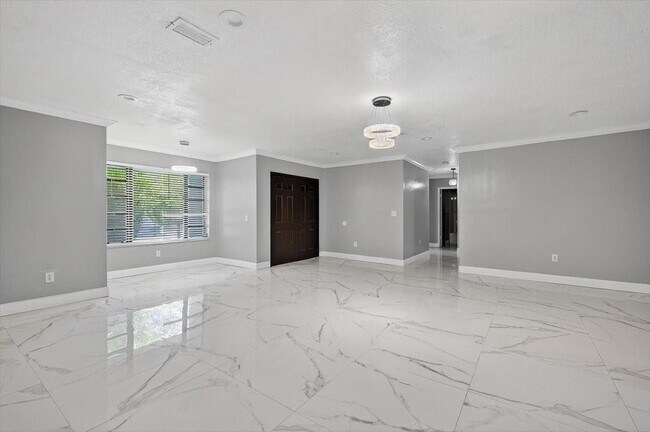 Foto del edificio - 15775 N Miami Ave