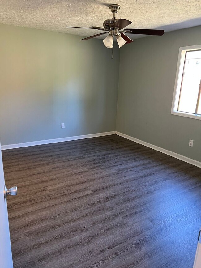 Foto del edificio - 97 Evergreen Ln