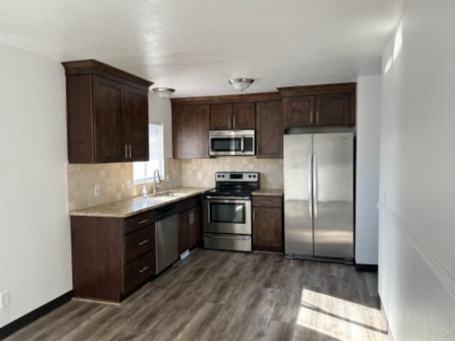 Building Photo - 535 W 400 N
