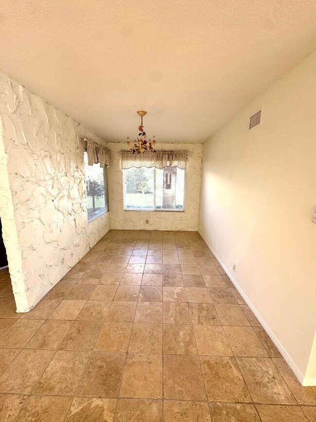 Building Photo - Quiet cul-de-sac Ondulando home with attached ADU included!!