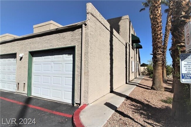 Building Photo - 6750 Del Rey Ave