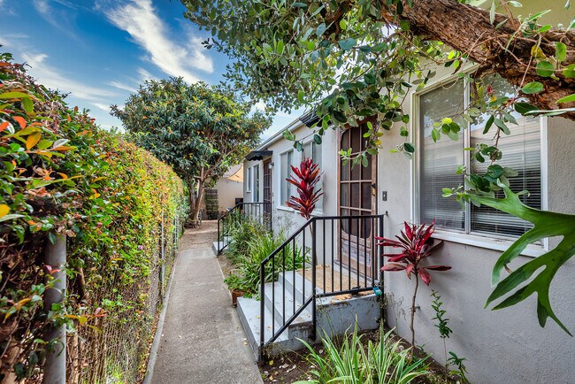 Foto del edificio - 2339 Abbot Kinney Blvd