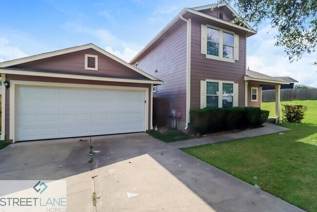 Building Photo - REDUCED!