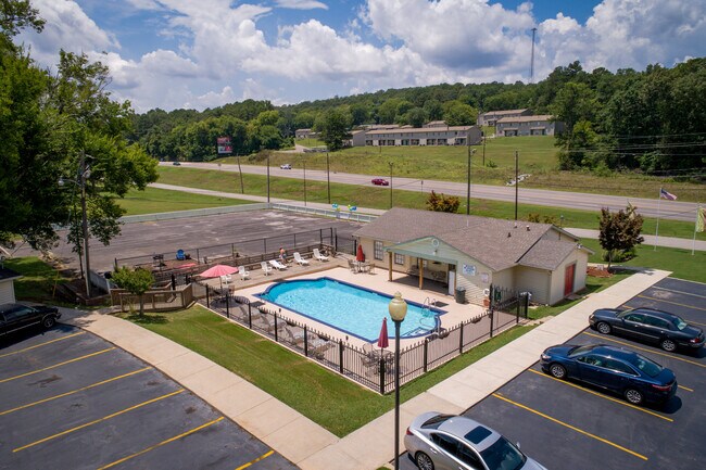 Foto del edificio - Riverbend Apartments