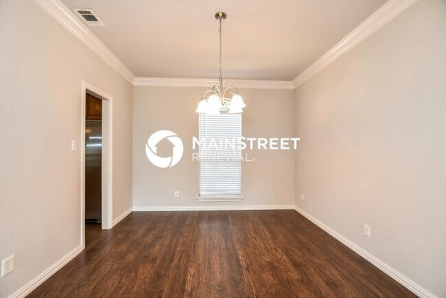 Foto del edificio - 3 Bedroom Pet-Friendly Home in Red Oak, TX with Main Street Renewal