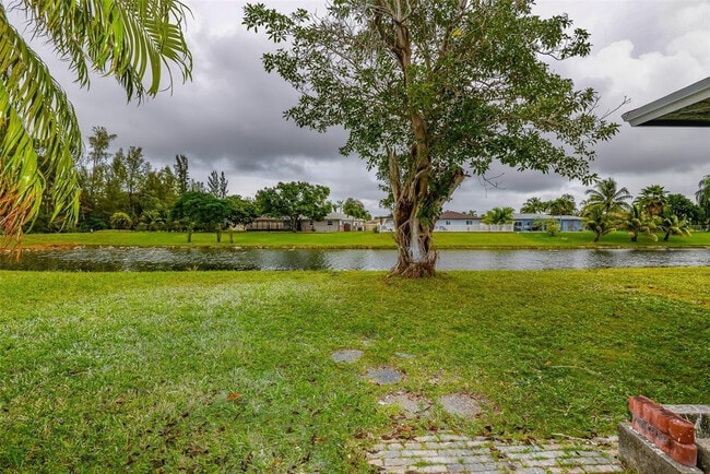 Building Photo - 22500 Labrador St