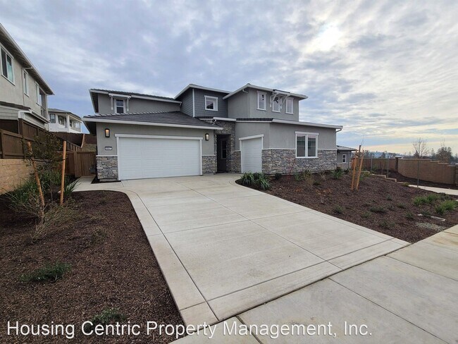 Building Photo - 4 br, 3.5 bath House - 8067 Grant Dr