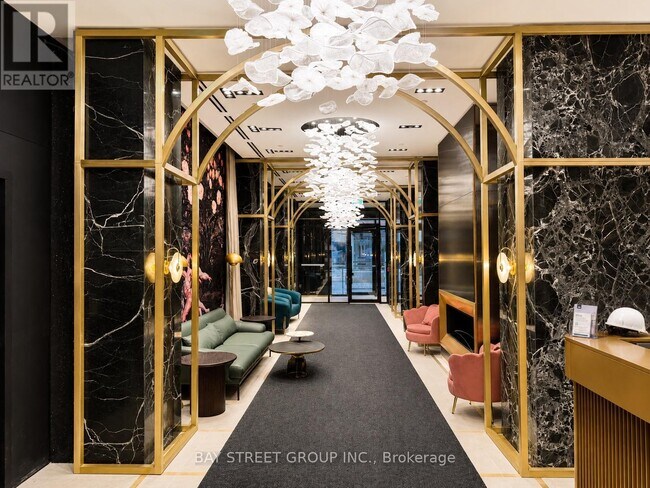 Photo du bâtiment - 771 Yonge St