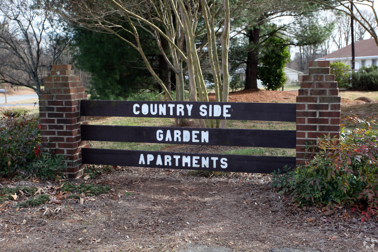 Building Photo - Countryside Gardens