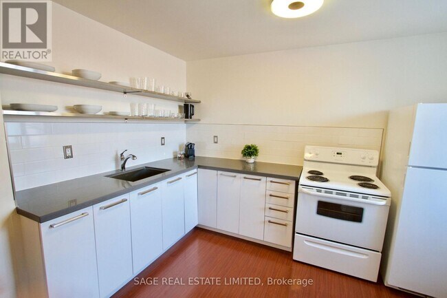 Photo du bâtiment - 1130 Queen St W