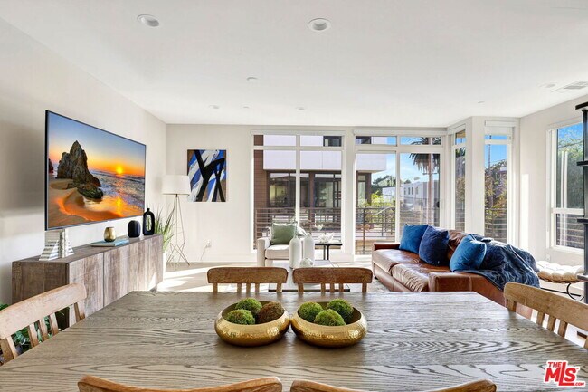 Foto del edificio - 1414 1/2 N Stanley Ave