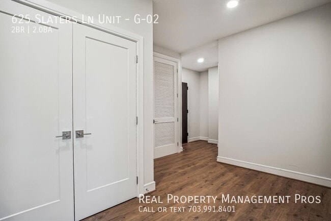 Photo - 625 Slaters Ln Apartment