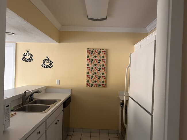 Building Photo - 4031 Abbey Ct