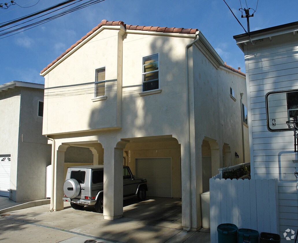 Foto del edificio - 618 Iris Ave