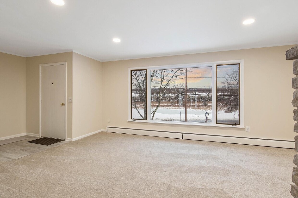 Photo - 4489 Pompey Center Road