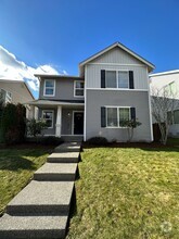 1323 Burnside Pl