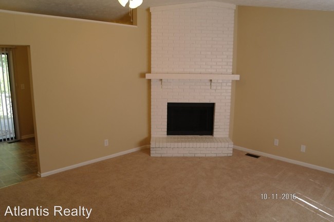 Foto del edificio - 5852 Timber Lake Blvd