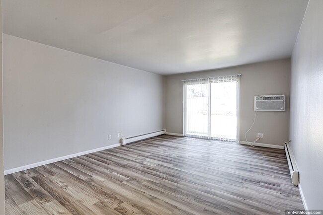 Interior Photo - Clayton Ridge