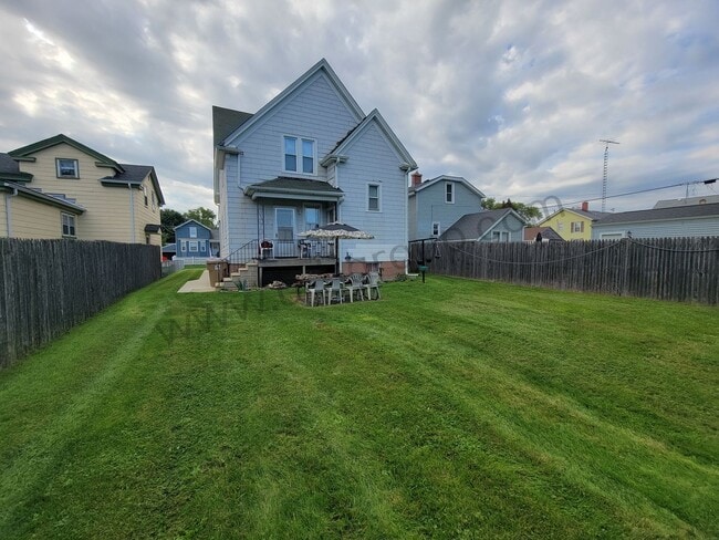 Building Photo - 5719 16th Ave