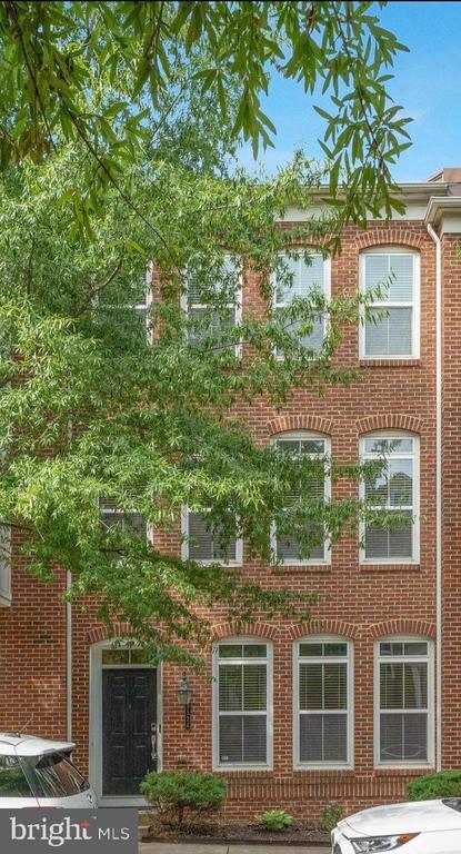 Building Photo - 9524 Canonbury Square