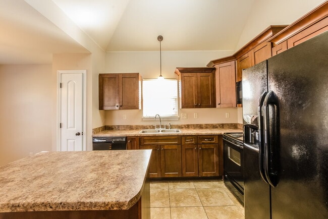 Building Photo - 2700 Cherry Tree Dr