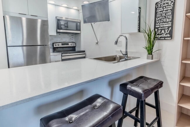 Photo - 3760 Inverrary Dr Apartment