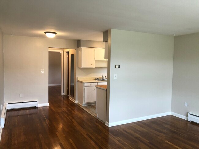 Building Photo - 5663 Mellie Ln