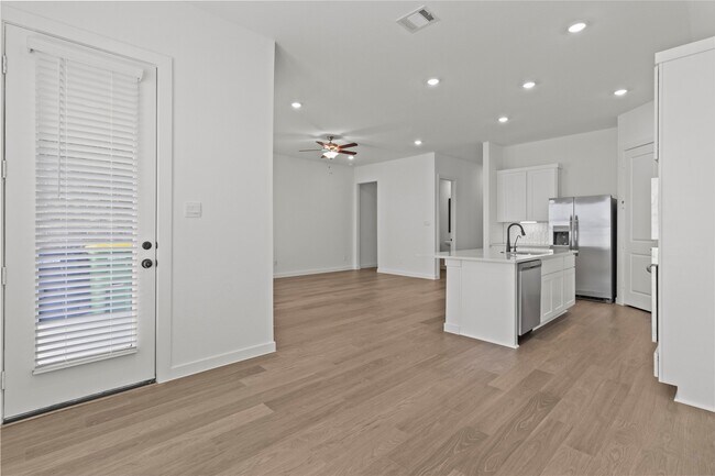 Foto del edificio - 4009 Pear Tree Wy