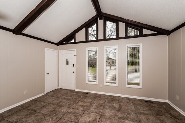 Building Photo - 5201 Willow Ridge Ln