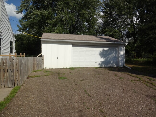 Building Photo - 1408 Sunrise Ave SE