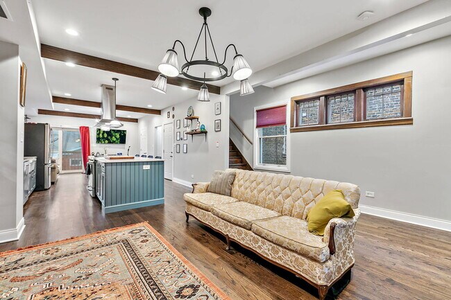 Foto del edificio - 6069 N Ridge Ave