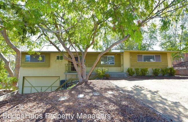 Foto del edificio - 4 br, 3 bath House - 2120 Bernardo Ave