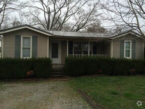 Building Photo - 605 Greenville Pike