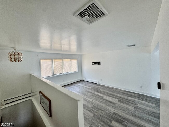 Building Photo - 37 Hazelview Ave