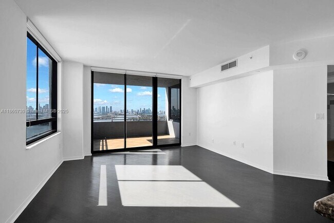 Foto del edificio - 1330 West Ave