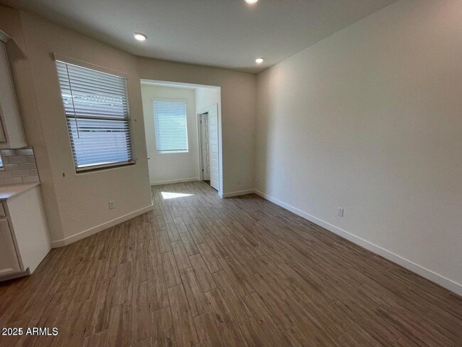 Building Photo - 16739 W Sand Hills Rd