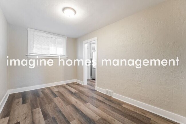 Building Photo - Cozy 2 Bedroom Home in Morningside
