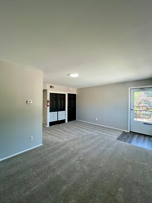 Foto del edificio - 4441 Oakwood Blvd