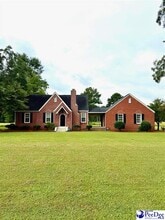 Building Photo - 3350 Creek Rd