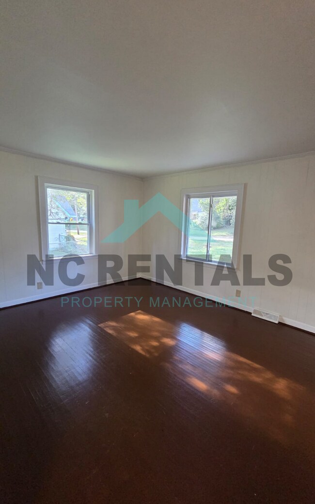 Foto del edificio - 1012 Nancy Ln SE