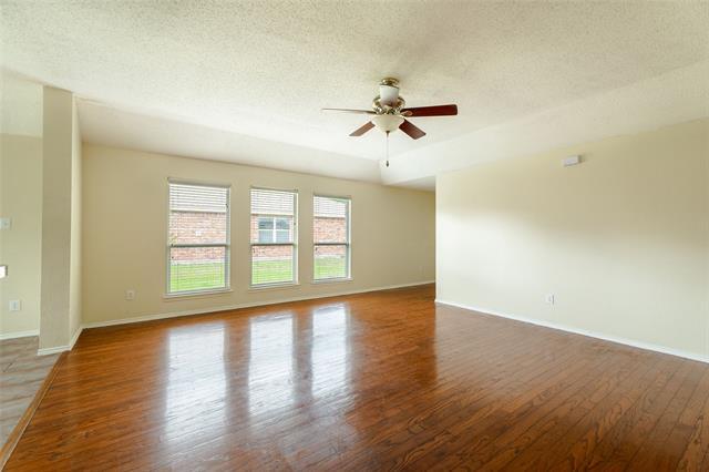 Foto del edificio - 9817 Fillmore Dr