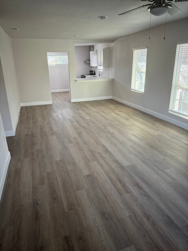 Building Photo - 2526 Exline St