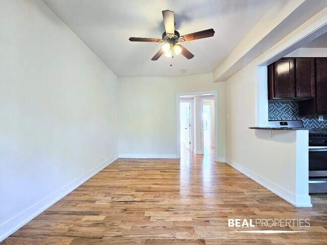 Foto del edificio - 2 bedroom in CHICAGO IL 60657