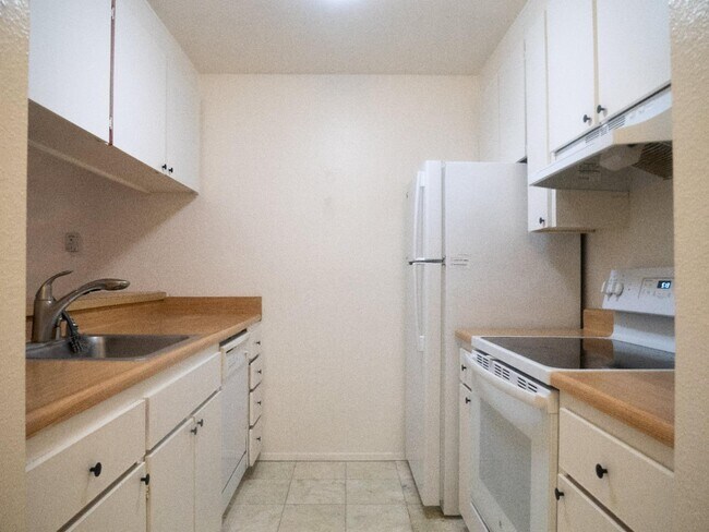 Foto del edificio - 2140 Shelter Creek Ln