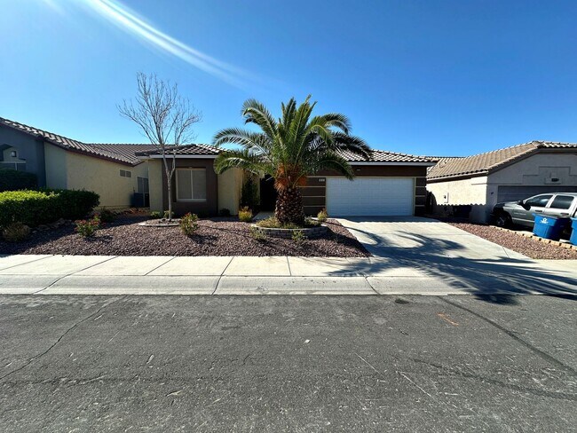 Building Photo - SINGLE STORY 3 BEDROOM IN NORTHWEST CENTEN...