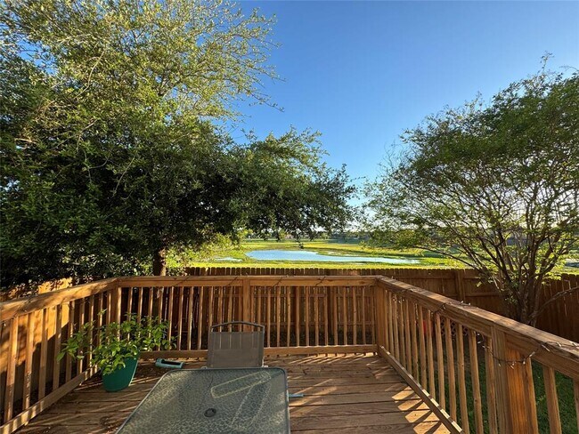 Foto del edificio - 6609 Quinton Dr