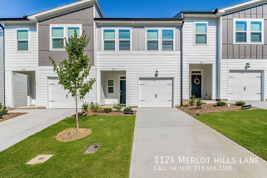 Primary Photo - 1124 Merlot Hills Ln.