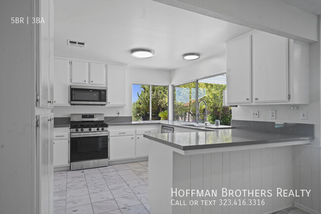 Foto del edificio - 22727 Ticonderoga Rd
