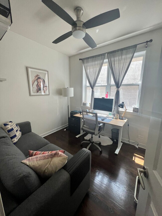 Foto del edificio - 3322 W Eastwood Ave