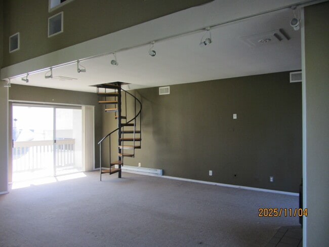 Building Photo - 2270 La Costa Ave